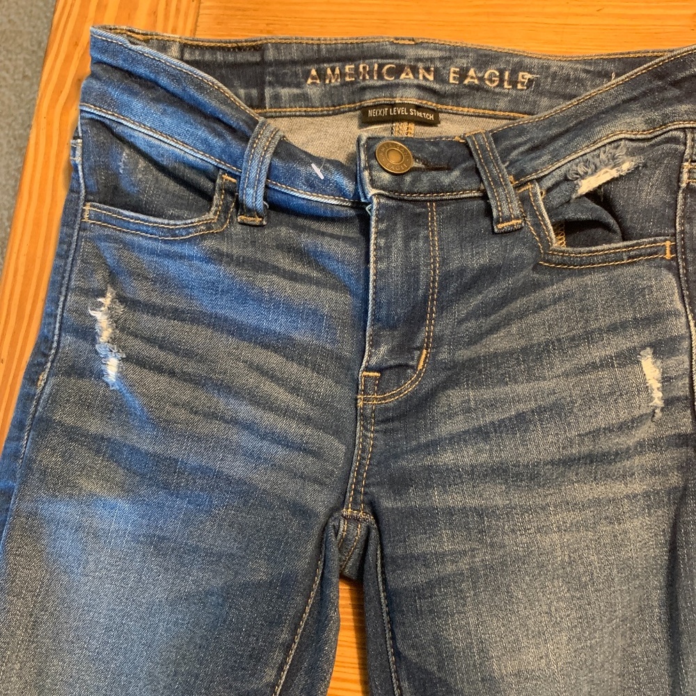 AMERICAN EAGLE JEANS